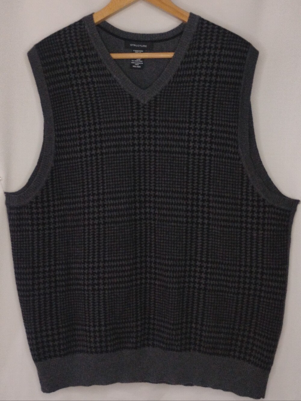 Men's XXL Structure Dark Gray Plaid V-Neck Sweater Knit Vest Sleeveless Retro 2X